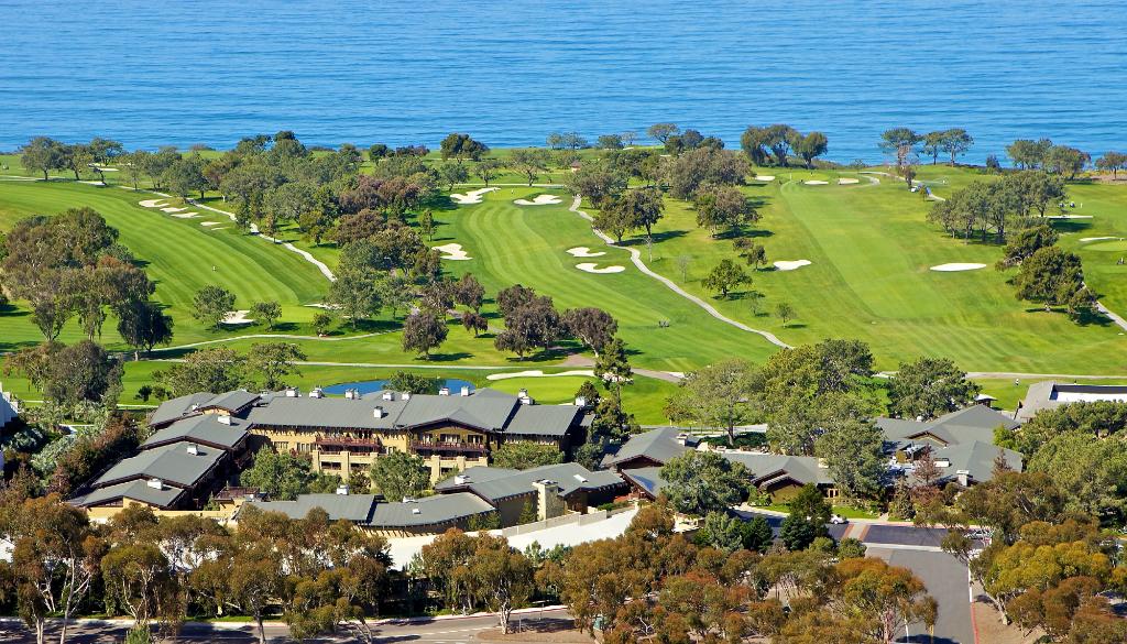 Celebrate the Holidays at The Lodge at Torrey Pines 2021