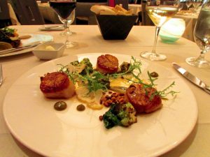 la-jolla-nine-ten-maine-sea-scallops