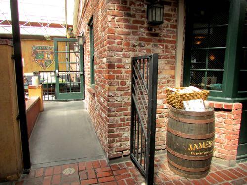 la-jolla-restaurant-hennesseys-la-jolla-food-11