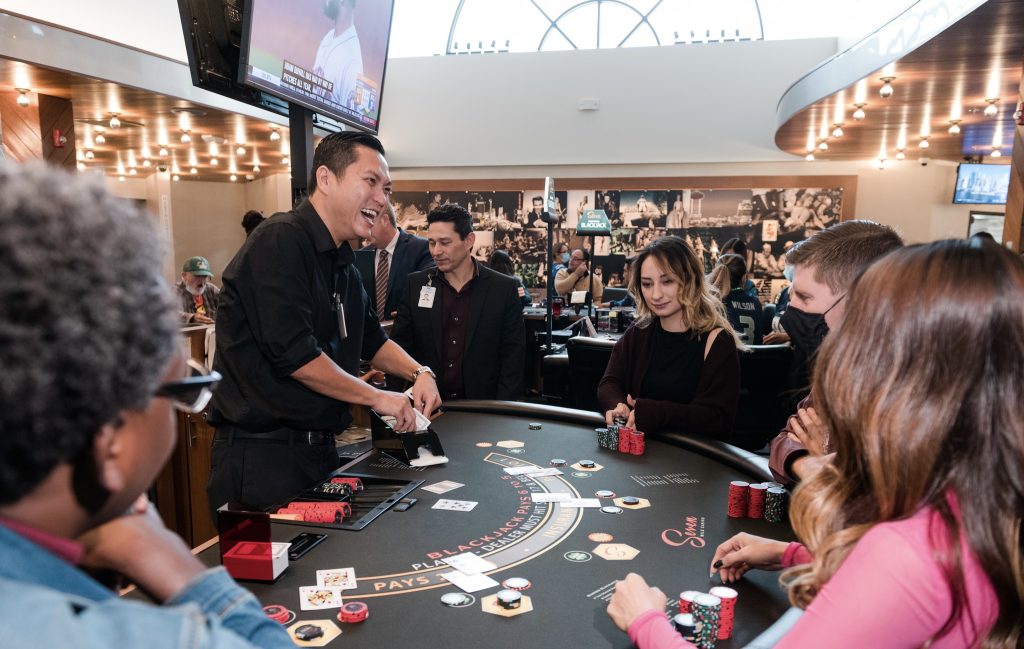 Where to Play Ultimate Texas Hold'em in Las Vegas in 2024