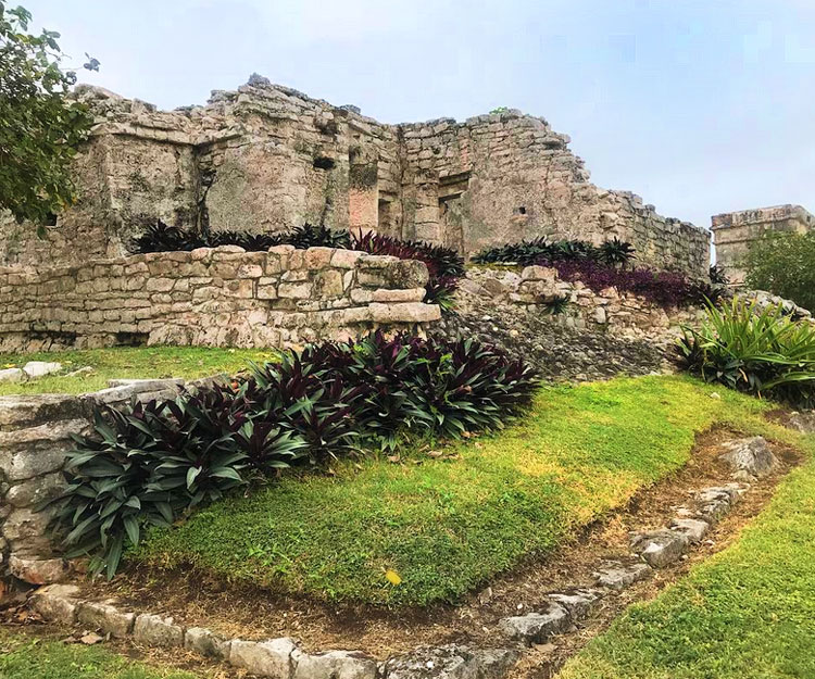 Visita Tulum Templo de la Estela