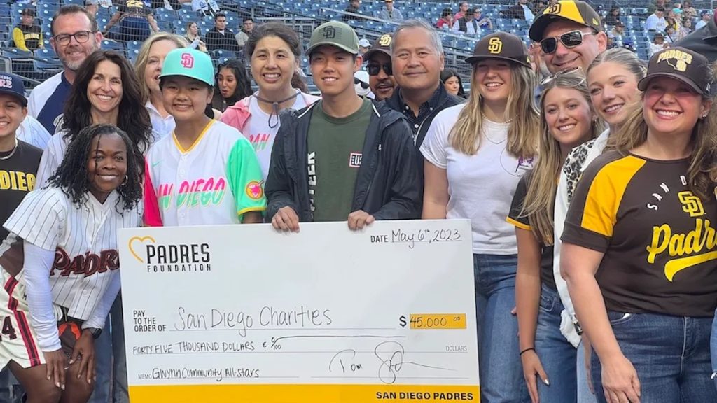 San Diego Padres Honor Baseball Legend Tony Gwynn - ABC News